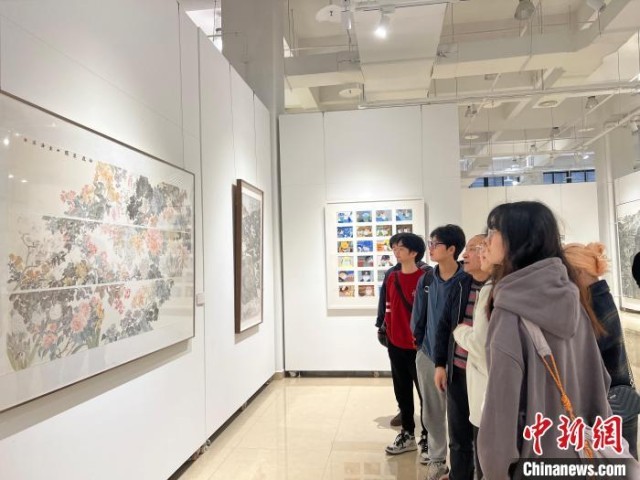 全国109位青年教师的中国画作品在重庆展出