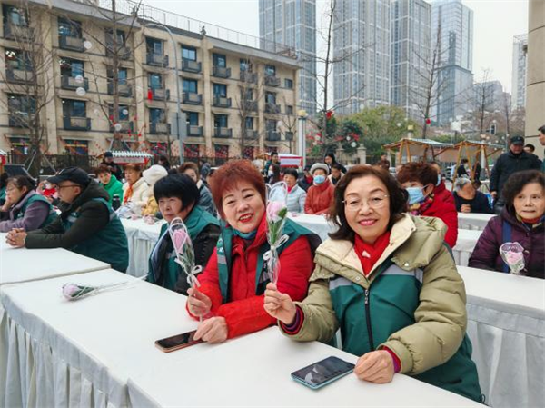 花韵绽芳华 巾帼向未来  ——建设中路社区三八节主题活动