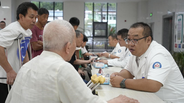 党建共建护健康  推进合作提升高医疗水平