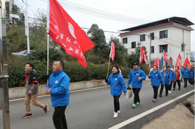 湘潭市红十字志愿者无偿献血服务大队：热血与速度的完美融合